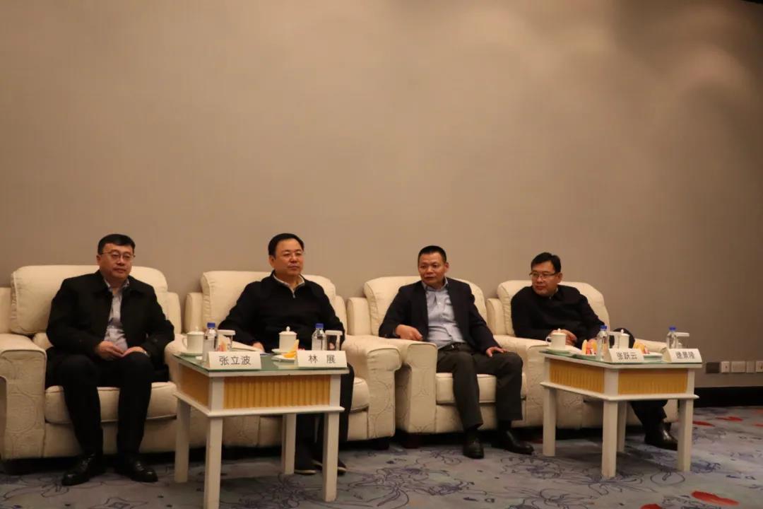 中林實業(yè)與哈爾濱市林草局、通河縣政府、建行黑龍江分行戰(zhàn)略合作協(xié)議簽約儀式在哈爾濱圓滿舉行(圖1)