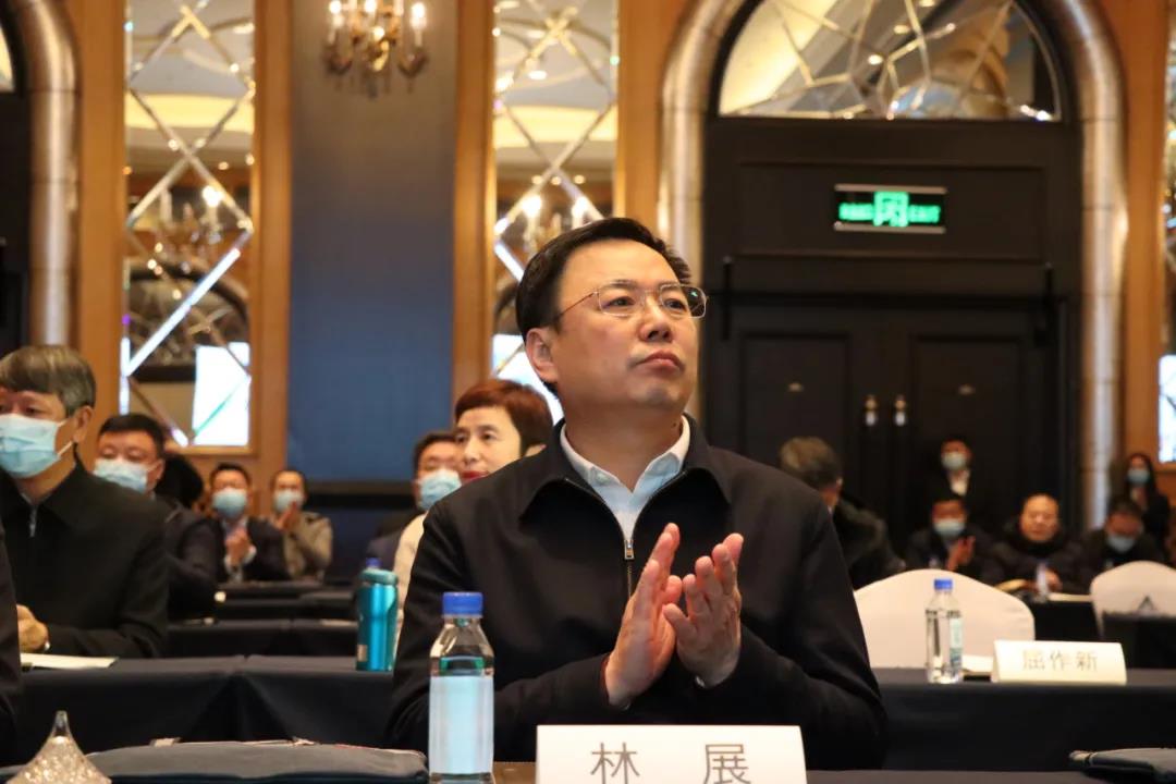 中林實業(yè)與哈爾濱市林草局、通河縣政府、建行黑龍江分行戰(zhàn)略合作協(xié)議簽約儀式在哈爾濱圓滿舉行(圖4)
