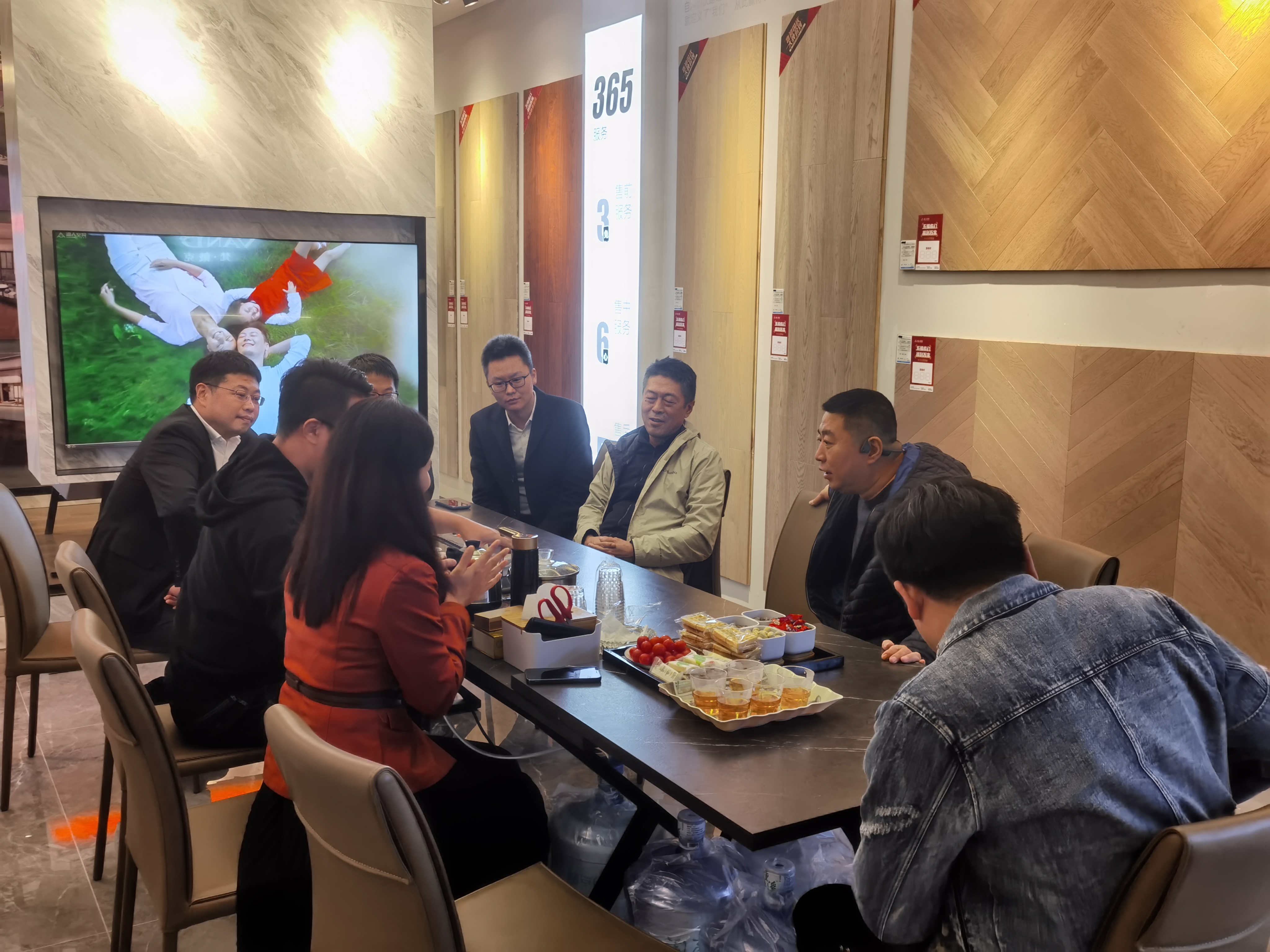 中國(guó)林業(yè)集團(tuán)副總經(jīng)理朱成慶蒞臨中林福人調(diào)研考察(圖2)