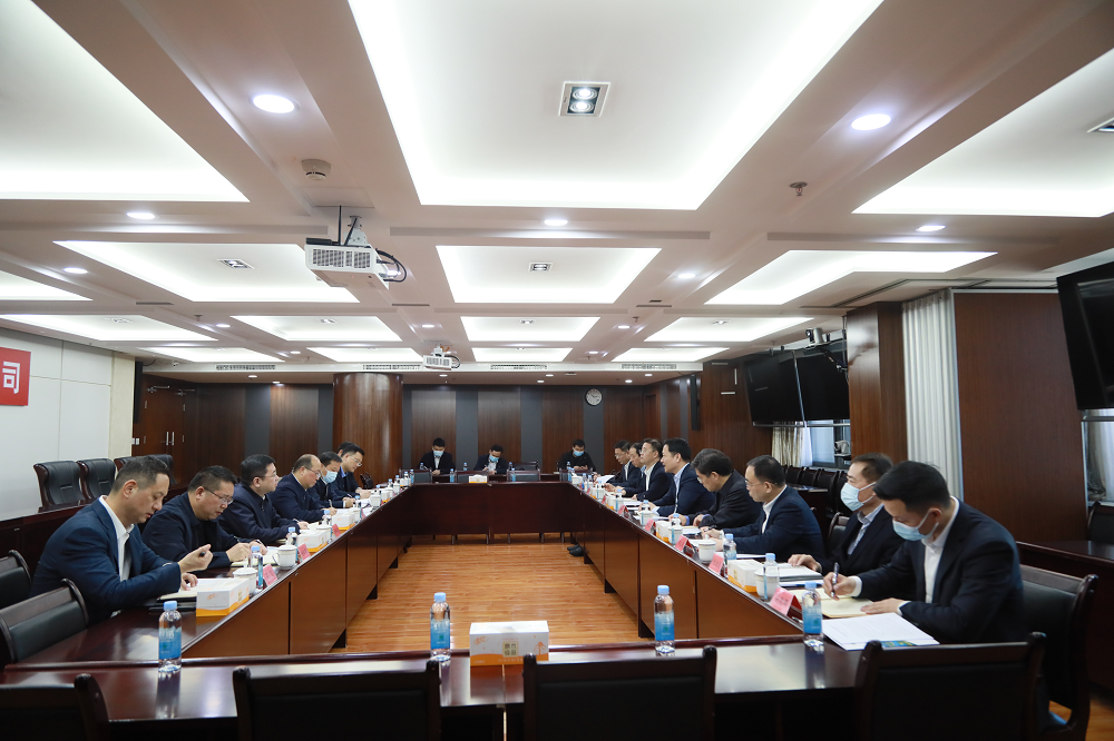 余紅輝會(huì)見貴州省委常委、畢節(jié)市委書記吳強(qiáng)一行(圖3)